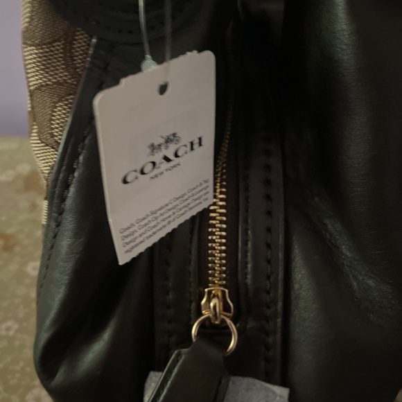 Coach - Picture 6 of 6